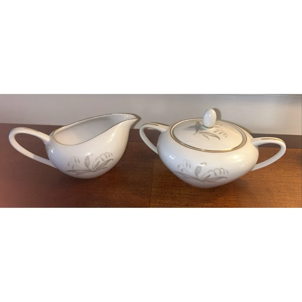 Kaysons Fine China Japan Golden Rhapsody 1961 Cream and Lidded Sugar Bowl Coffee